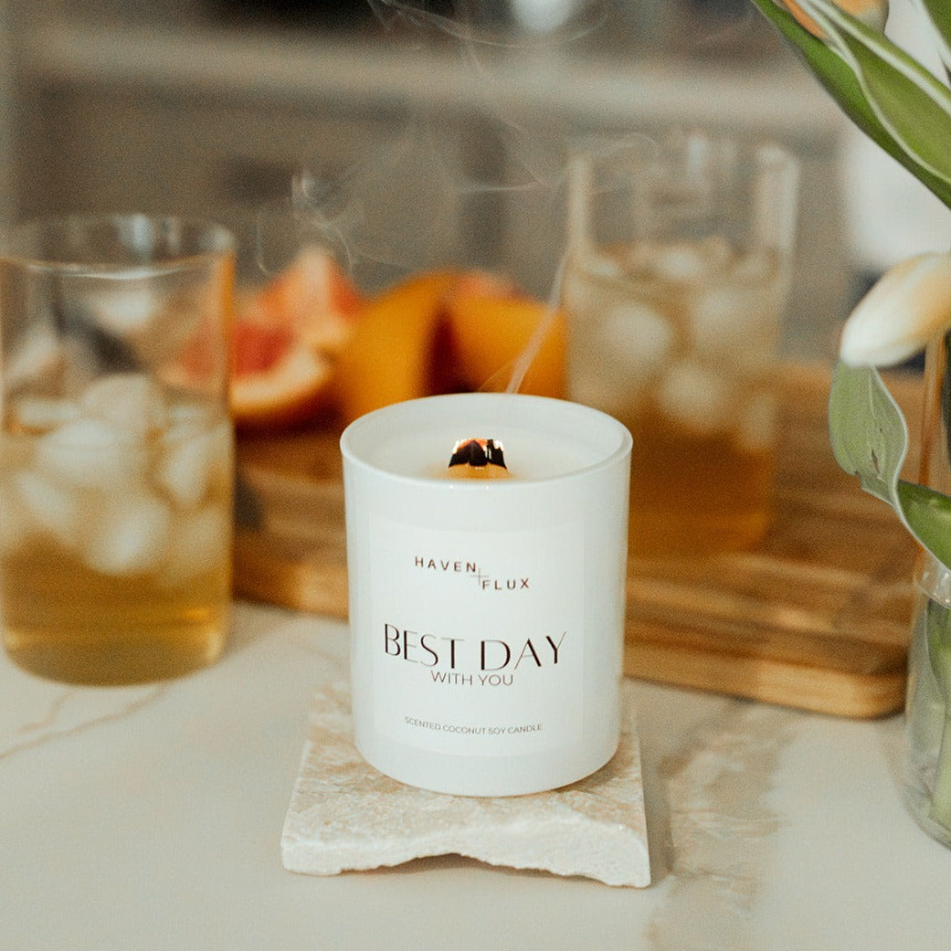 Best Day with You Wooden Wick Candle featuring a luxurious blend of fresh cut grapefruit, ylang-ylang, and Tahitian vanilla bean scent notes. Crafted with high-quality, non-toxic ingredients, this candle sets the scene for relaxation and indulgence.